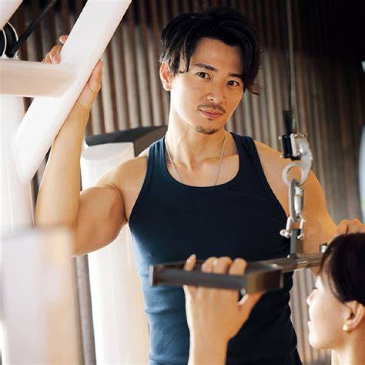 イケメン ジム トレーナー